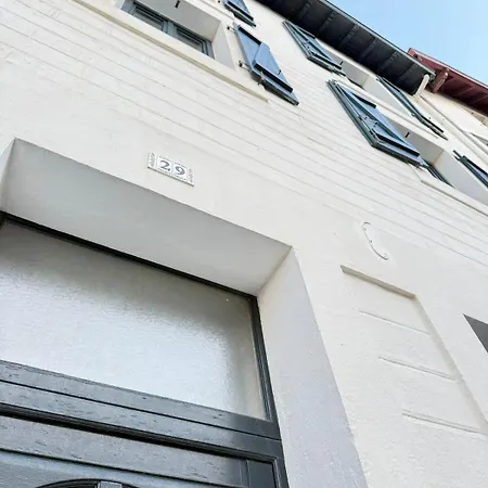 Maison à *